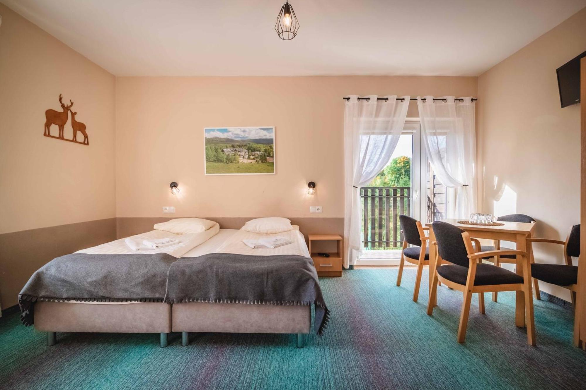 דוז'ניקי ז'דרוז' Granada Pensjonat & Spa מראה חיצוני תמונה