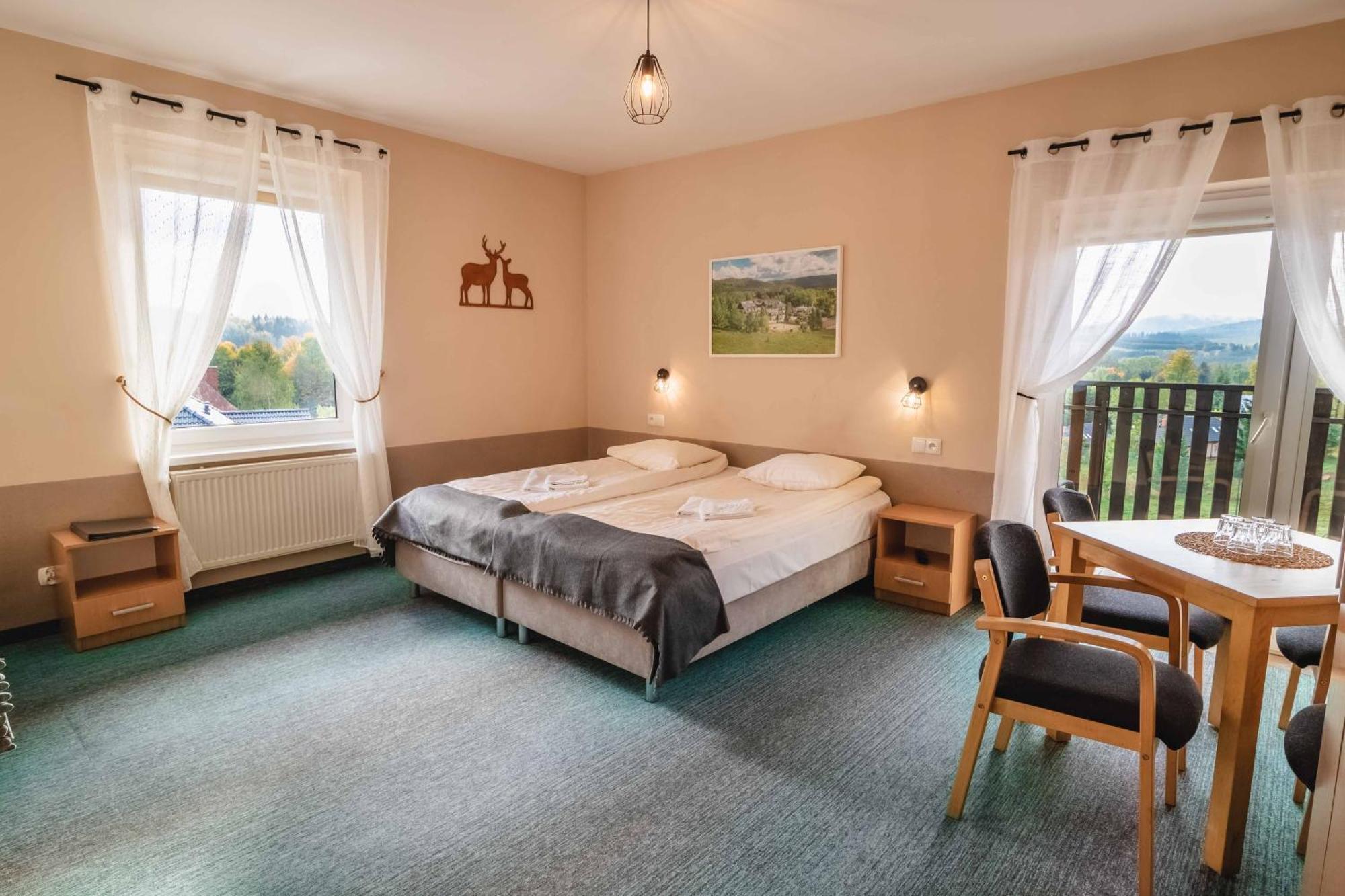 דוז'ניקי ז'דרוז' Granada Pensjonat & Spa מראה חיצוני תמונה