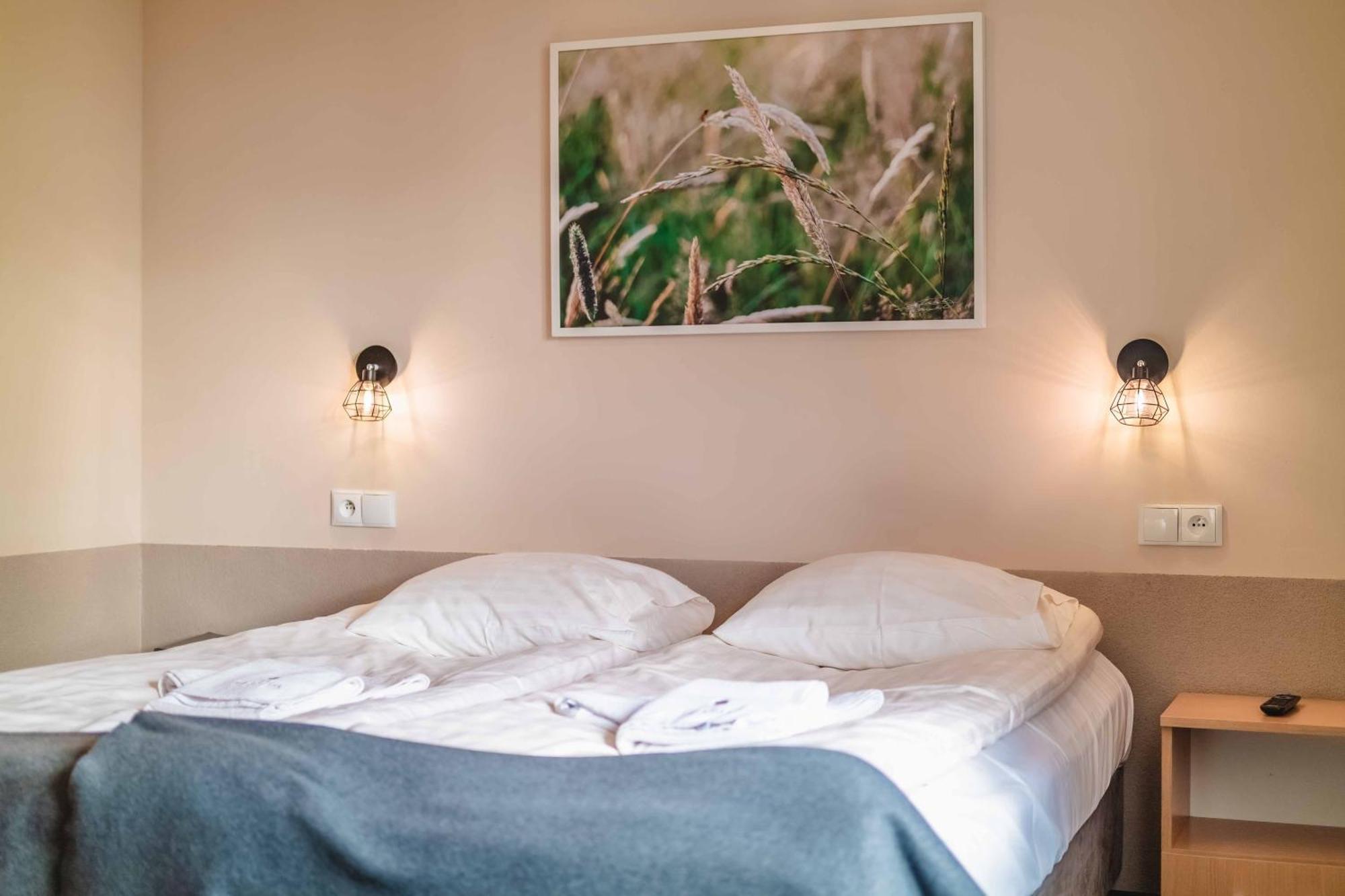 דוז'ניקי ז'דרוז' Granada Pensjonat & Spa מראה חיצוני תמונה