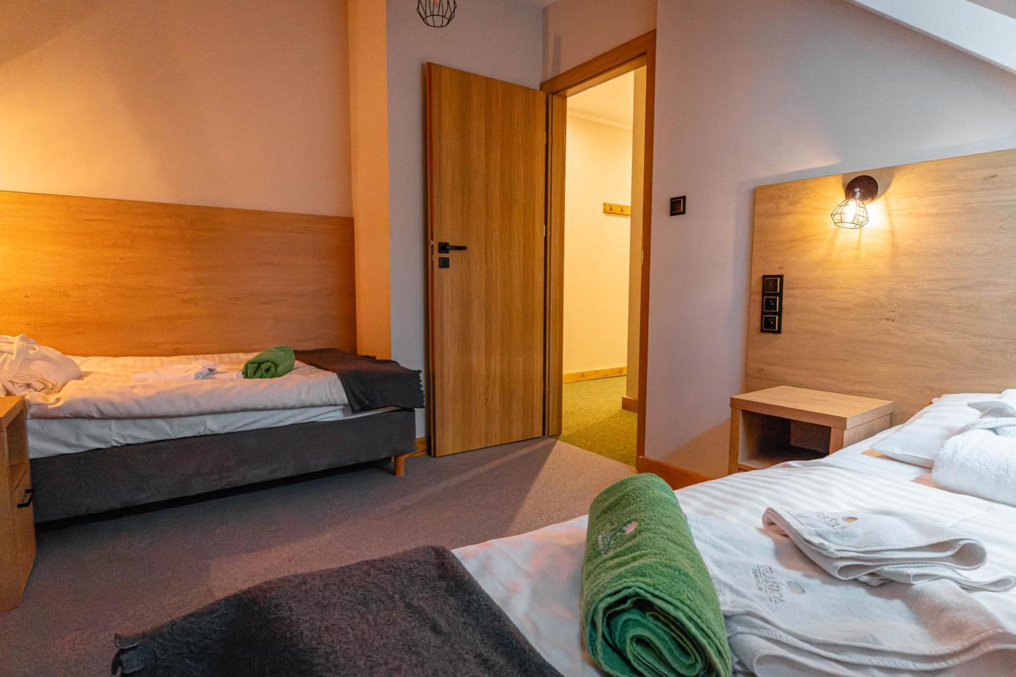דוז'ניקי ז'דרוז' Granada Pensjonat & Spa מראה חיצוני תמונה
